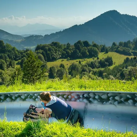 아파트호텔 Pod Kolejka 슈차브니차