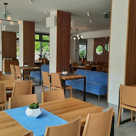 아파트호텔 Pod Kolejka 슈차브니차