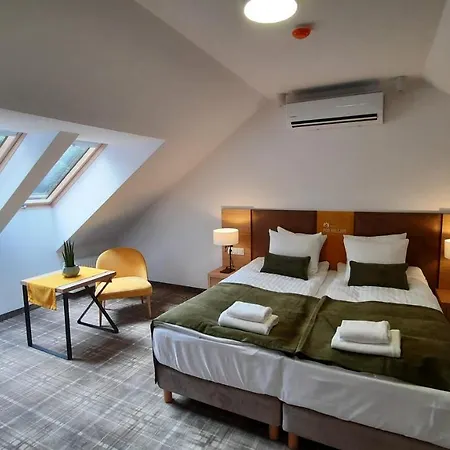 Pod Kolejka Apartmanhotel 3*