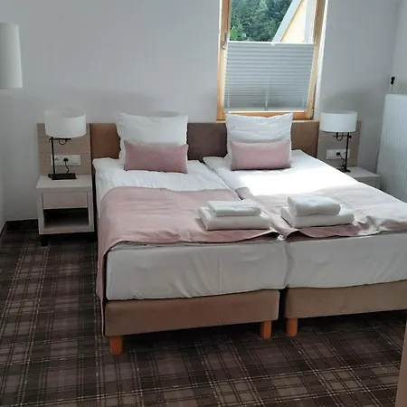 Pod Kolejka 公寓式酒店 3*