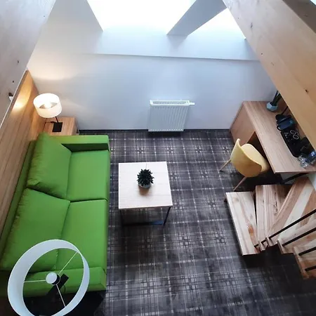 Pod Kolejka 아파트호텔 슈차브니차