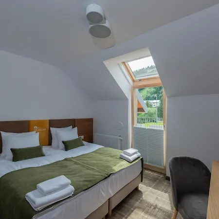 Pod Kolejka Aparthotel *