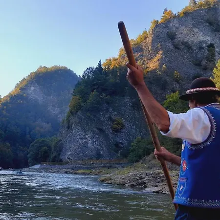 아파트호텔 Pod Kolejka 슈차브니차