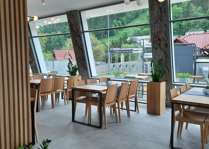 Pod Kolejka Aparthotel 3*